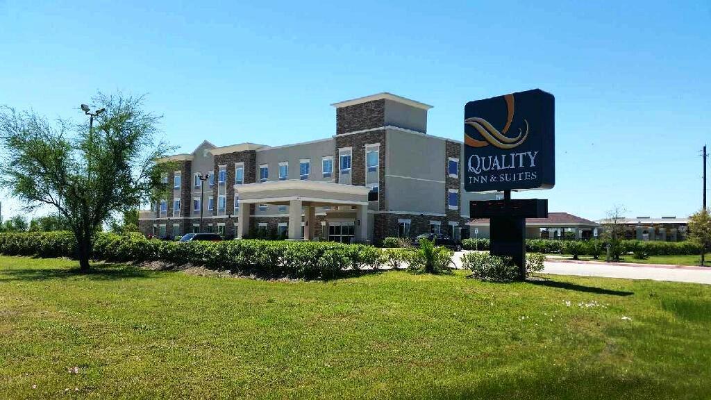 Quality Inn & Suites Victoria East Экстерьер фото